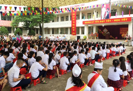 Quảng Ninh: Trên 300.000 học sinh bước vào năm học mới - Hình 1