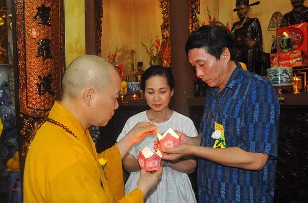 Nghe sao Việt “trải lòng” mùa Vu Lan báo hiếu