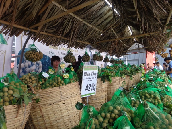 Nhân lên thương hiệu nhãn lồng