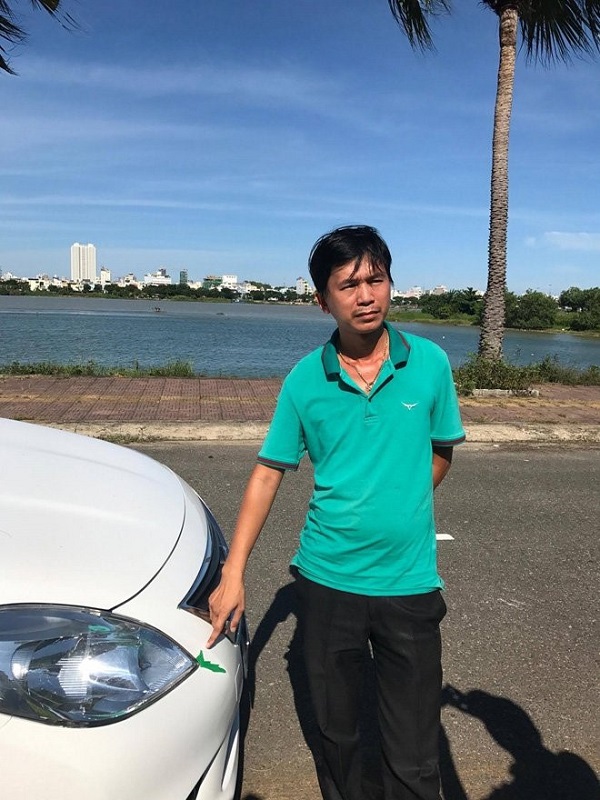 Khách hàng đòi trả xe ô tô vì nghi ngờ bị... “mua nhầm xe taxi”!