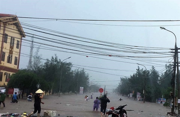 Bão số 10: Các huyện ven biển Nam Định ngập lụt - Hình 3