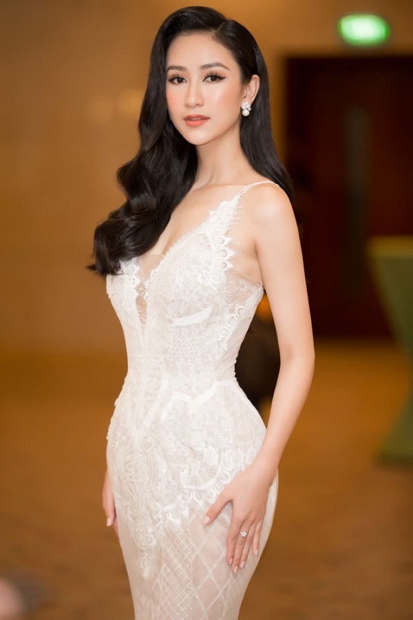 Hà Thu rạng rỡ trong buổi lễ công bố đại diện Việt Nam tại Hoa hậu Trái đất 2017 - Hình 3
