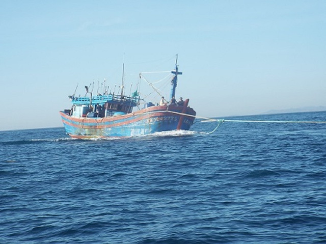 Hậu Lộc (Thanh Hóa): Mất liên lạc với 10 thuyền viên trên biển - Hình 1