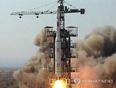 Vì sao Triều Tiên phóng tên lửa sau thử bom H? - Hình 1