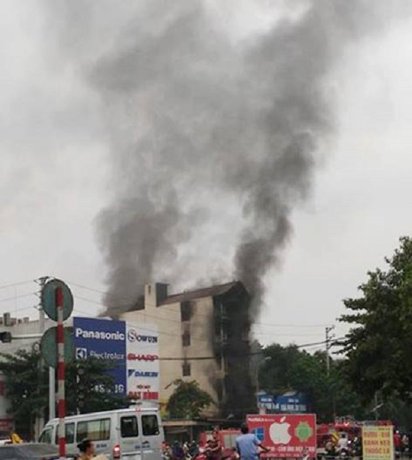 Hà Nội: Cháy nhà dân trong đêm, hai cháu bé tử vong