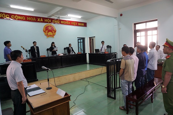 Kon Tum: Phóng viên bị “cản trở” tác nghiệp tại phiên Tòa xét xử công khai - Hình 1