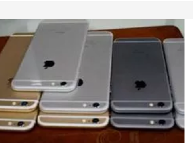 Bắt 2 đối tượng vận chuyển 46 điện thoại iPhone nhập lậu trị giá trên 60 triệu đồng