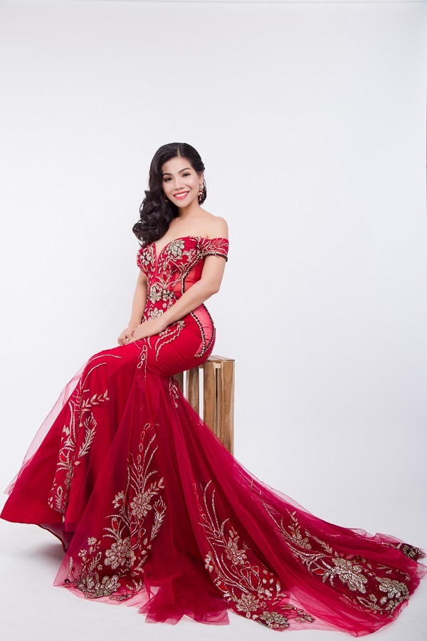 Bông hoa lạ Nguyễn Thị Thu Thủy toả sáng trong “Nữ hoàng Doanh nhân đất Việt 2017”