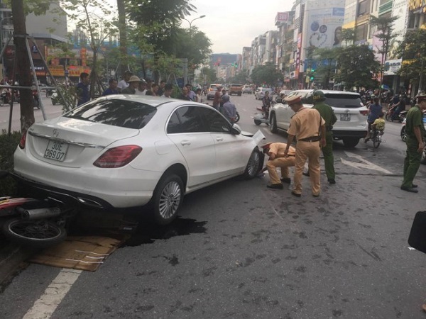 Hà Nội: Xe “điên” gây náo loạn, nhiều người bị thương