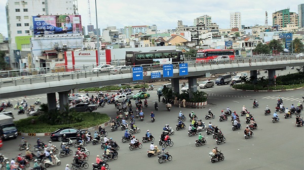 TP.HCM cho phép xe máy lưu thông trên cầu vượt Hàng Xanh