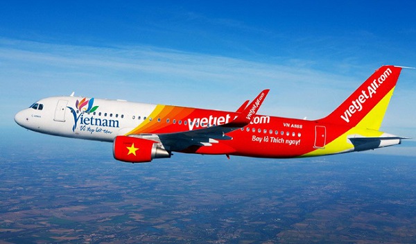 Máy bay Vietjet hạ cánh khẩn cấp vì hành khách lên cơn khó thở