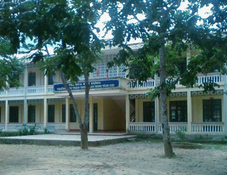 Kiểm điểm lãnh đạo nhiều trường vì thu lại tiền hỗ trợ học sinh nghèo để tu sửa cơ sở vật chất