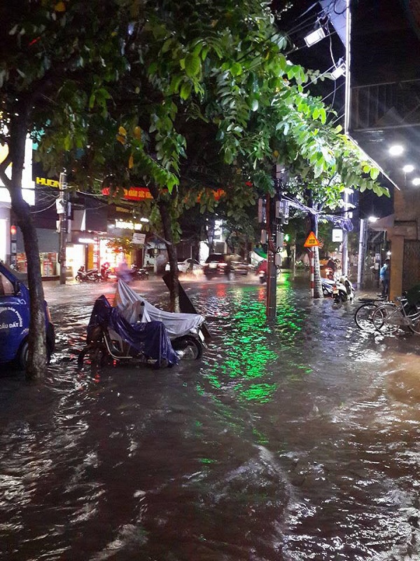 Hải Phòng: Nhiều tuyến đường ngập lụt do mưa lớn kéo dài - Hình 3