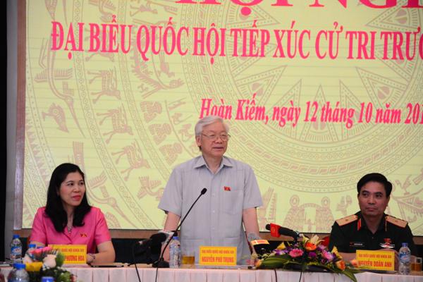 Tổng Bí thư Nguyễn Phú Trọng tiếp xúc cử tri quận Hoàn Kiếm - Hình 1