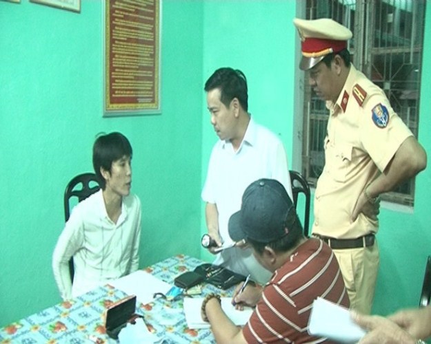 Huế: Đối tượng bị bắt giữ khi vận chuyển ma túy đá trong xe máy