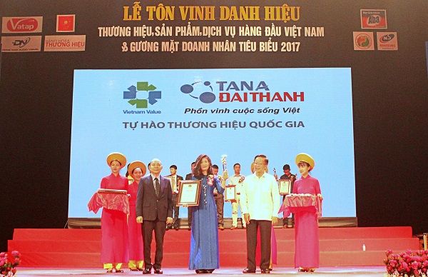 Tân Á Đại Thành vinh dự đạt “Thương hiệu, Sản phẩm, Dịch vụ hàng đầu Việt Nam” năm 2017 - Hình 1