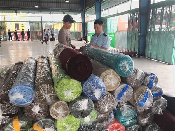 TP HCM: Đề nghị xử lý hình sự doanh nghiệp nhập khẩu vải vi phạm