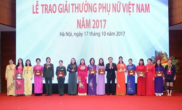 Giải thưởng Phụ nữ Việt Nam 2017: Vinh danh 18 tập thể, cá nhân - Hình 1