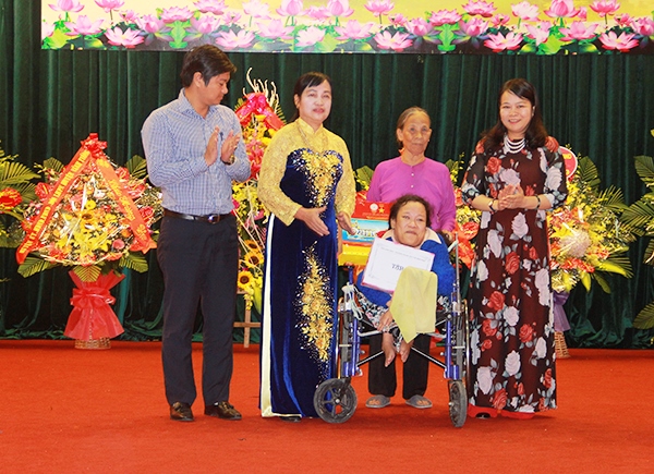 Hội LHPN tỉnh Vĩnh Phúc: “Kết nối yêu thương” hướng về phụ nữ và trẻ em nghèo 2017