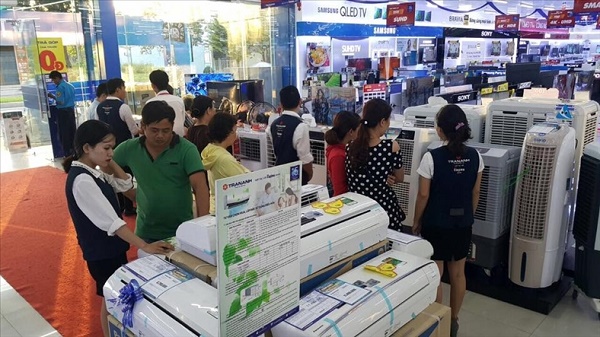 Khách hàng giảm mua sắm tại Trần Anh trước thông tin bị thâu tóm - Hình 1