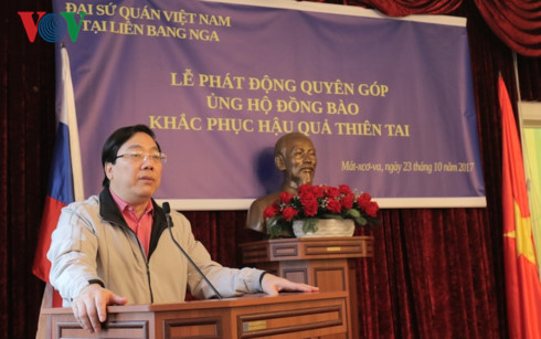 Đại sứ quán Việt Nam tại Nga ủng hộ đồng bào bị bão lụt