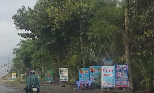 Bí ẩn bên trong những tiệm cắt tóc... không dao kéo