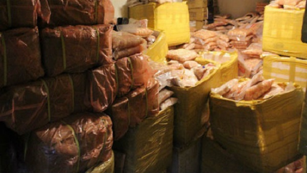 Hà Nội: Tạm giữ số lượng lớn thực phẩm các loại không rõ nguồn gốc