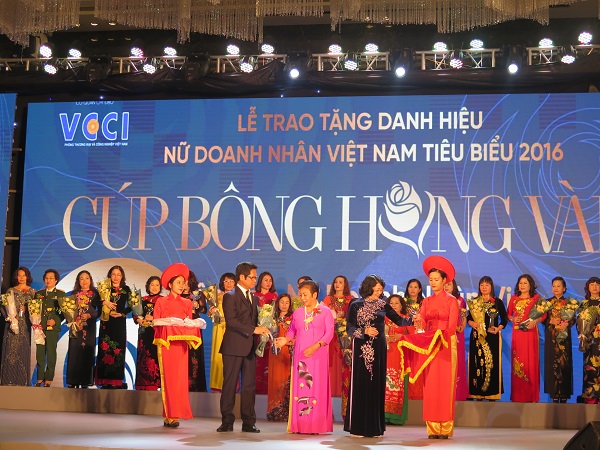 Vinh danh 100 “Nữ doanh nhân Việt Nam tiêu biểu 2016”