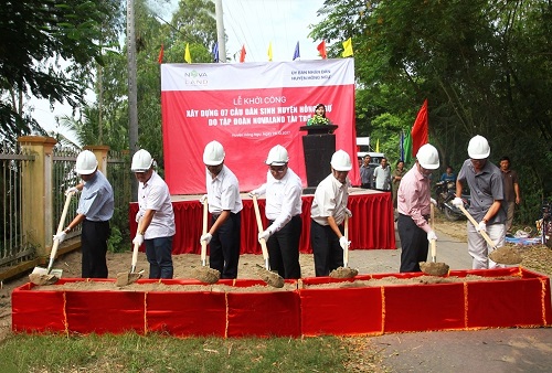 Tập đoàn Novaland tiếp tục tặng 15 tỷ đồng để xây cầu cho người dân huyện Hồng Ngự
