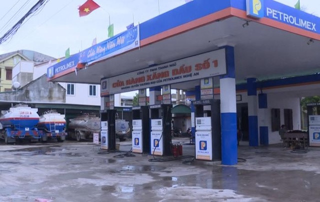 Nghệ An: Khởi tố thêm 2 đối tượng bán xăng A92 giả