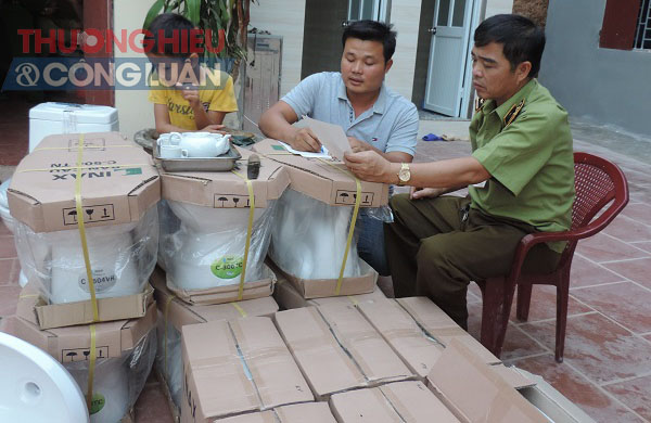 Bắc Giang: Phát hiện, thu giữ lô hàng thiết bị vệ sinh không rõ nguồn gốc, xuất xứ - Hình 3