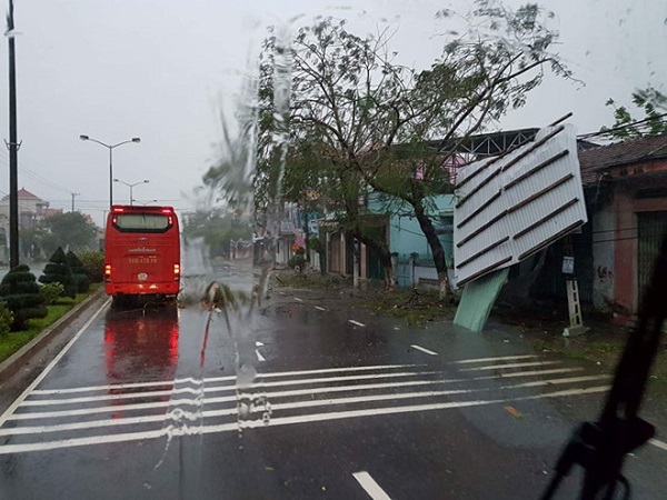 Cơn bão số 12 “cập bến” Khánh Hòa - Hình 3