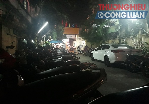 TP. HCM: Biến sân UBND phường thành các quán nhậu?