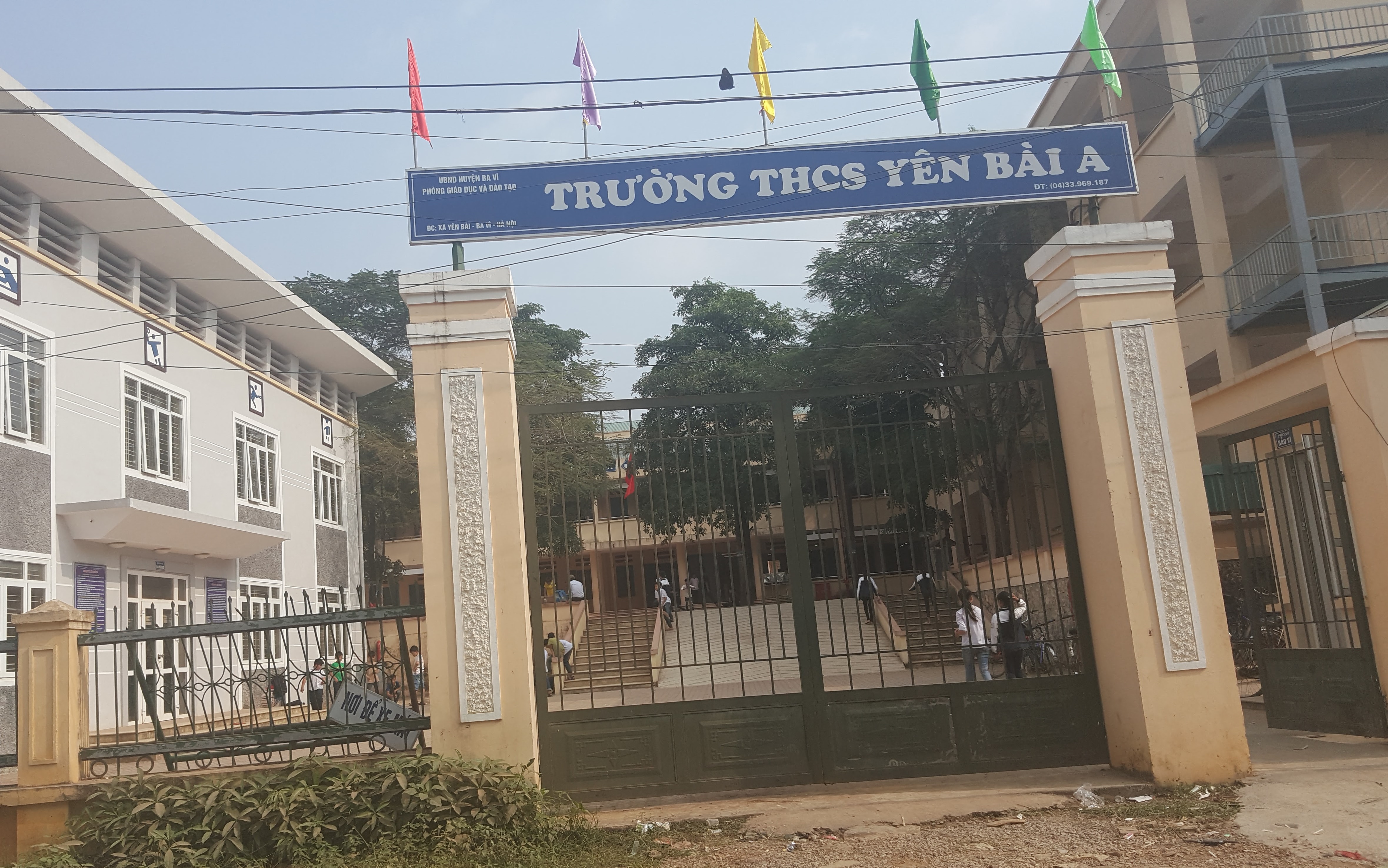 Ba Vì (Hà Nội): Vì sao trường học mới đưa vào sử dụng đã xuống cấp?