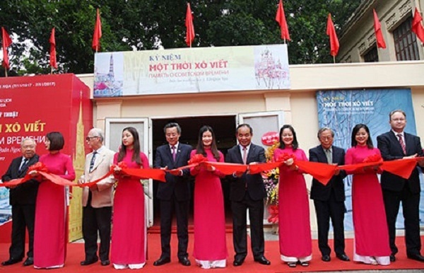 Khai mạc triển lãm mỹ thuật “Kỷ niệm - Một thời Xô Viết“