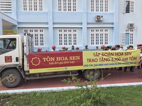 Tôn Hoa Sen: Chung tay cùng đồng bào vùng bão lũ