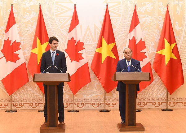 Thủ tướng Nguyễn Xuân Phúc họp báo với Thủ tướng Canada - Hình 1