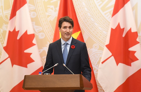 Thủ tướng Nguyễn Xuân Phúc họp báo với Thủ tướng Canada - Hình 3