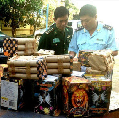 Quảng Bình: Bắt giữ lượng lớn pháo lậu tuồn qua biên giới - Hình 1