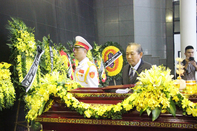 Chùm ảnh: Phó Thủ tướng đến viếng cụ Hoàng Thị Minh Hồ - Hình 2