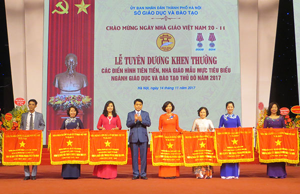 Hà Nội: Tuyên dương các nhà giáo ưu tú nhân ngày 20/11