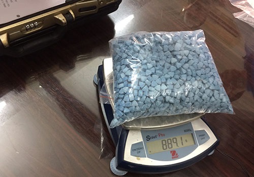 Bắt đường dây vận chuyển hàng chục nghìn viên ma túy tổng hợp