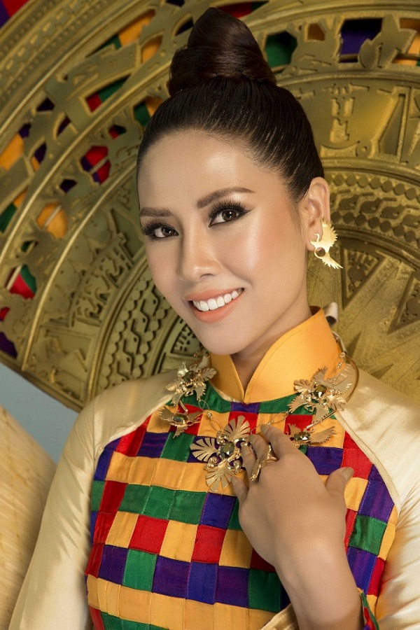 Nguyễn Thị Loan mang hình ảnh trống đồng, nón lá tới Miss Universe 2017 - Hình 3