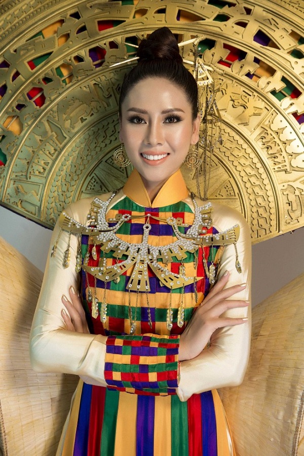 Nguyễn Thị Loan mang hình ảnh trống đồng, nón lá tới Miss Universe 2017 - Hình 2