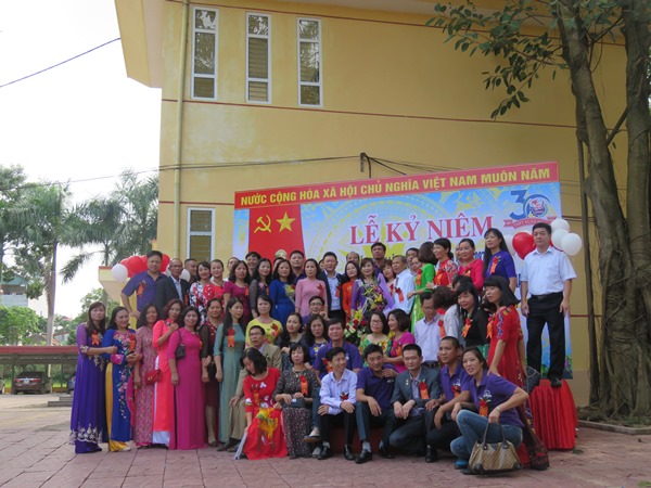 Trường THPT Xuân Hòa: Kỷ niệm 30 năm thành lập trường, chào mừng ngày 20/11 - Hình 3