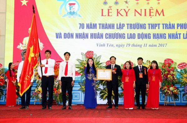 Vĩnh Phúc: Trường THPT Trần Phú Kỷ niệm 70 năm thành lập trường - Hình 3