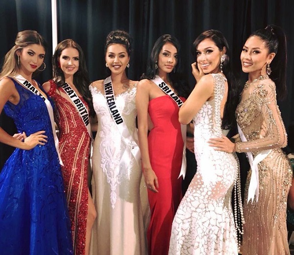Nguyễn Thị Loan khoe đường cong bốc lửa trong đêm bán kết Miss Universe 2017 - Hình 3