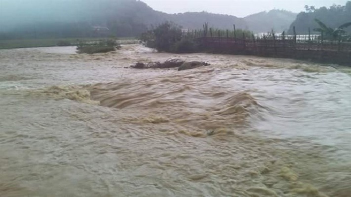 Cảnh báo nguy cơ xảy ra lũ quét, sạt lở đất vùng núi, ven sông ở Trung Bộ - Hình 1