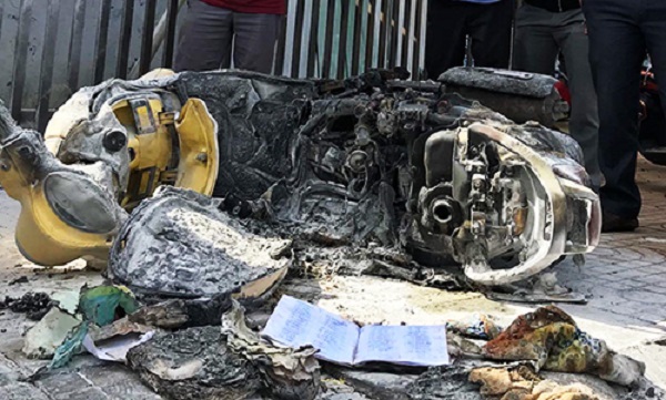 Đăk Lăk: Người đàn ông đánh vợ cũ rồi đốt xe