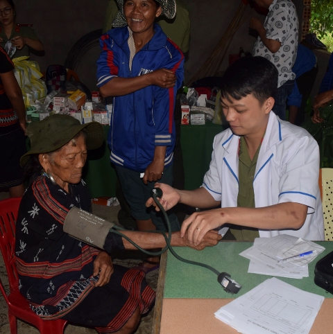 Thừa Thiên Huế: Bệnh viện 199 khám bệnh và cấp phát thuốc miễn phí tại A Lưới - Hình 2